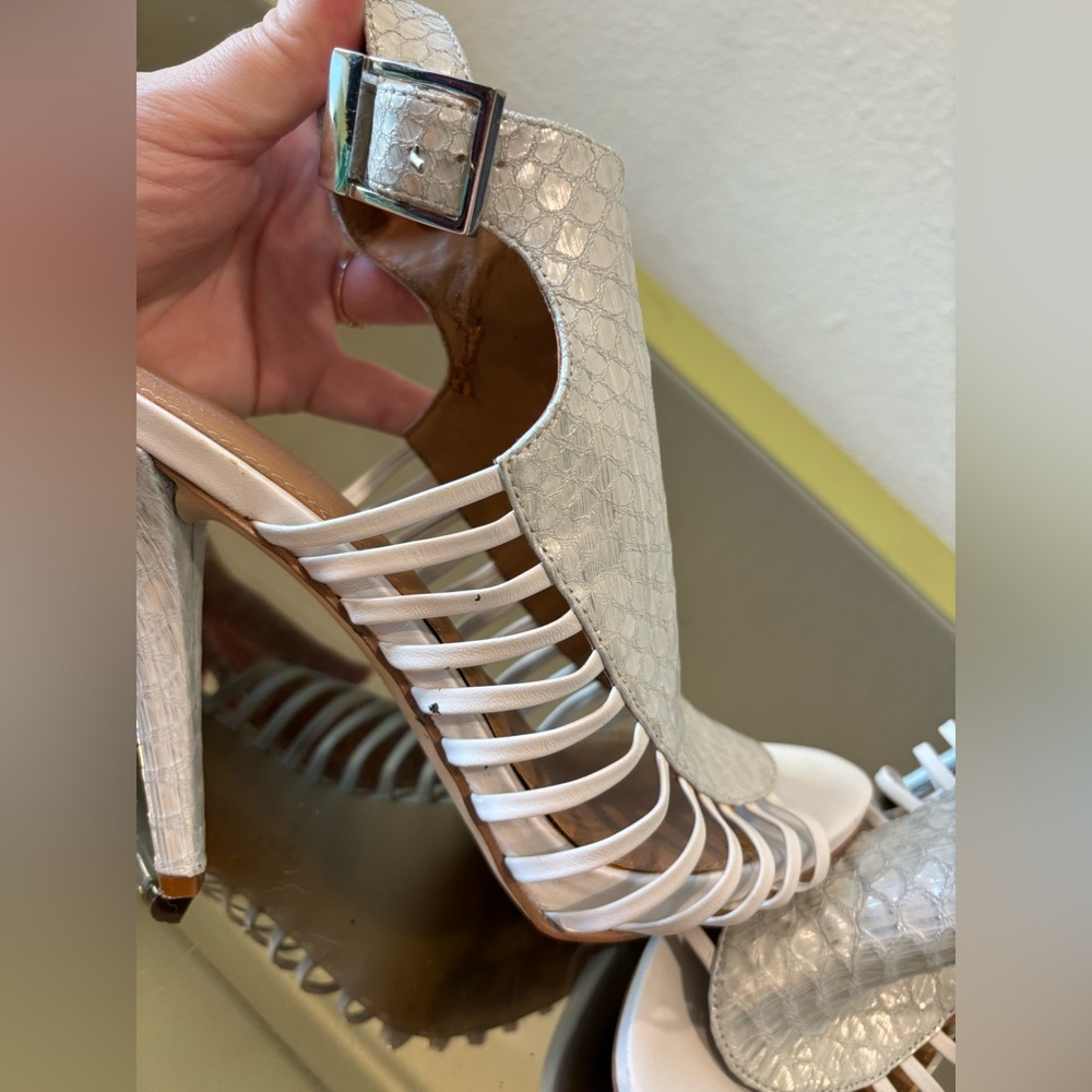 Calvin Klein White Leather, Snake Print High Heel, Open Toe Shoes. Size 8